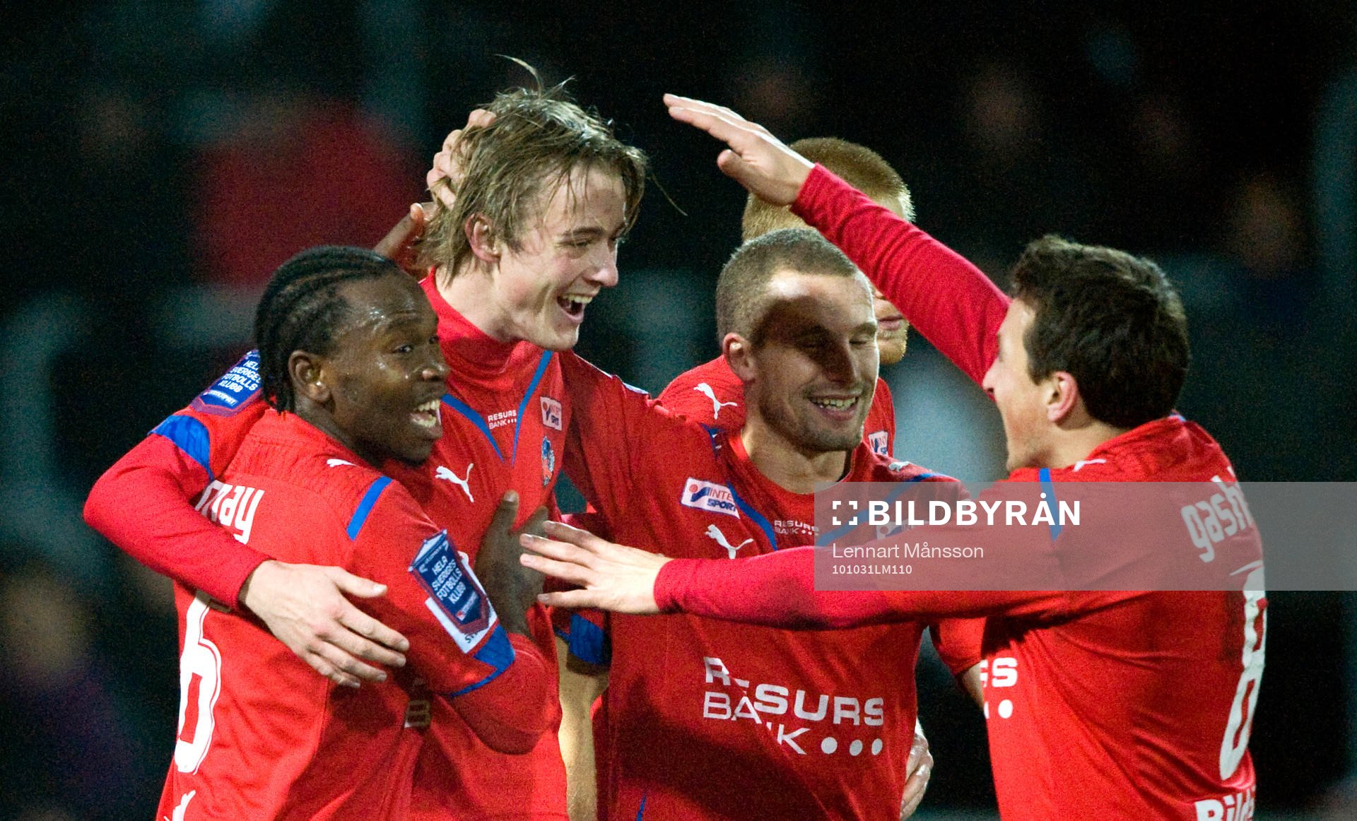 0-4,  2-målsskytten Rasmus Jönsson grattas av May