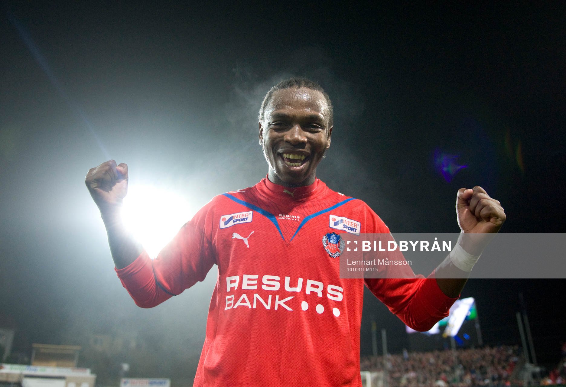  May Mahlangu som gjorde 2-0, jubel.