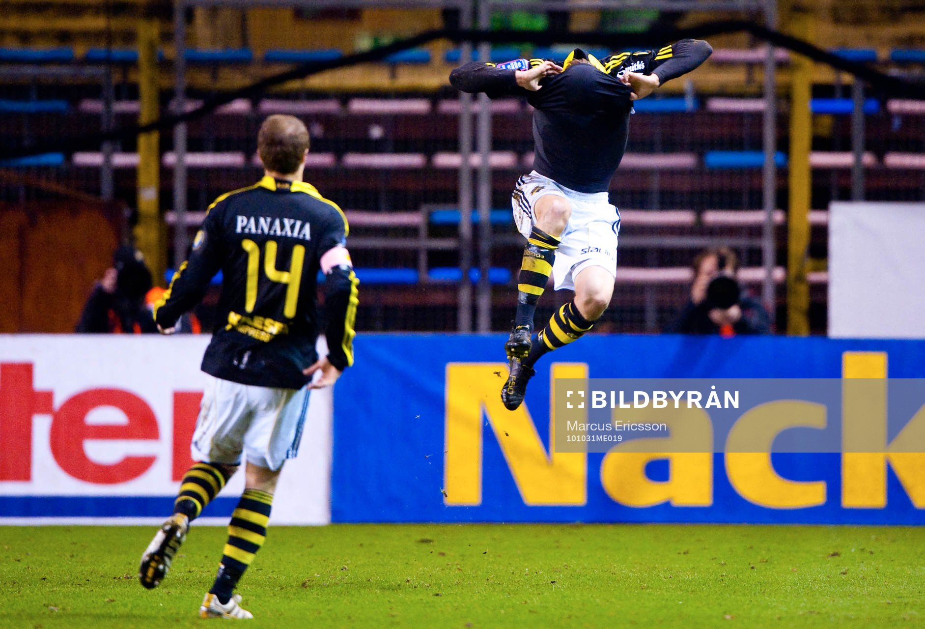 Viktor Lundberg, AIK firar sitt 2-0 mål för AIK. Jubel,