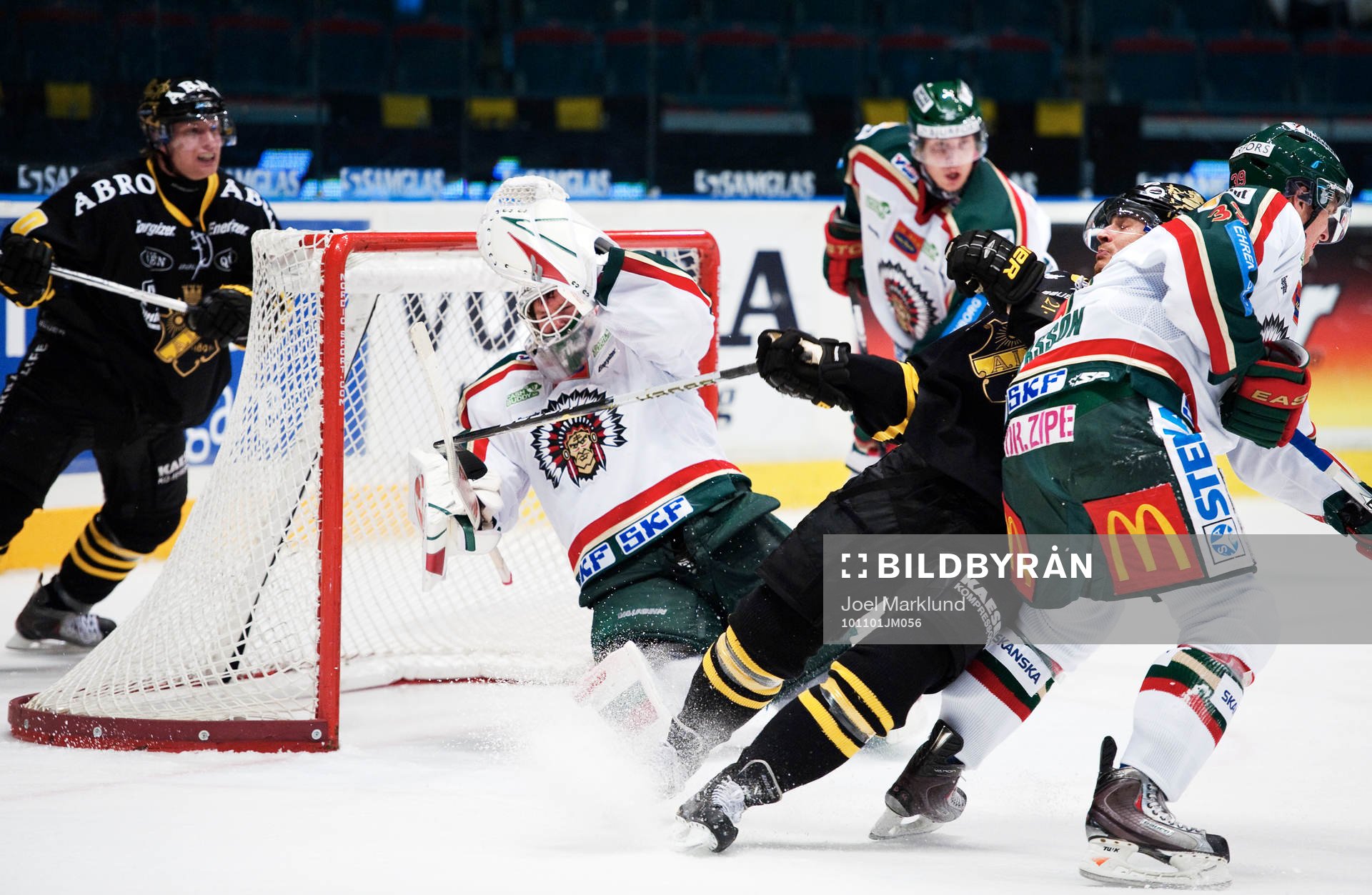 Johan Holmqvist, målvakt, Frölunda, och Peter Nolander,