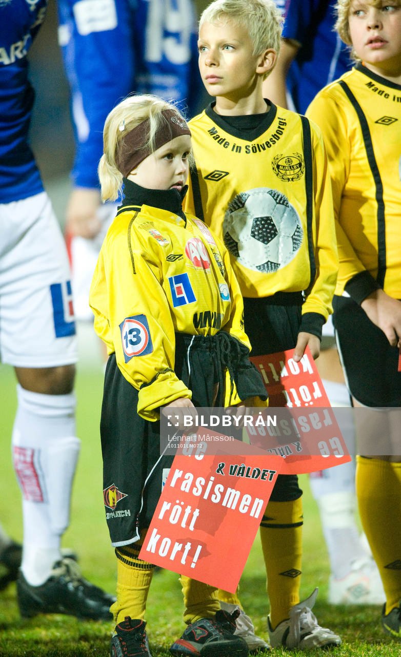 Ge rasismen rött kort