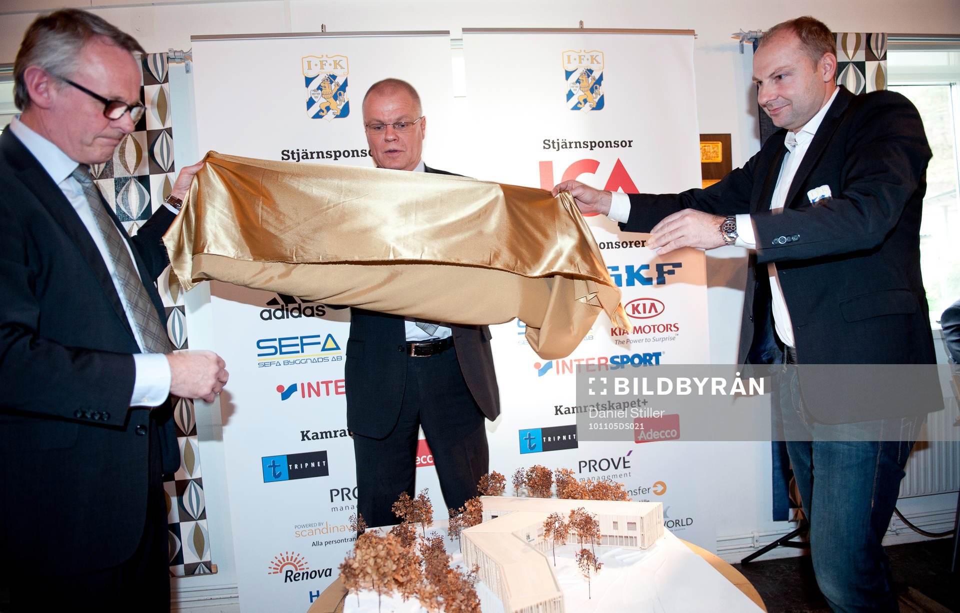 Klubbdirektör, Seppo Waihela, Ordförande Kent Olsson, och