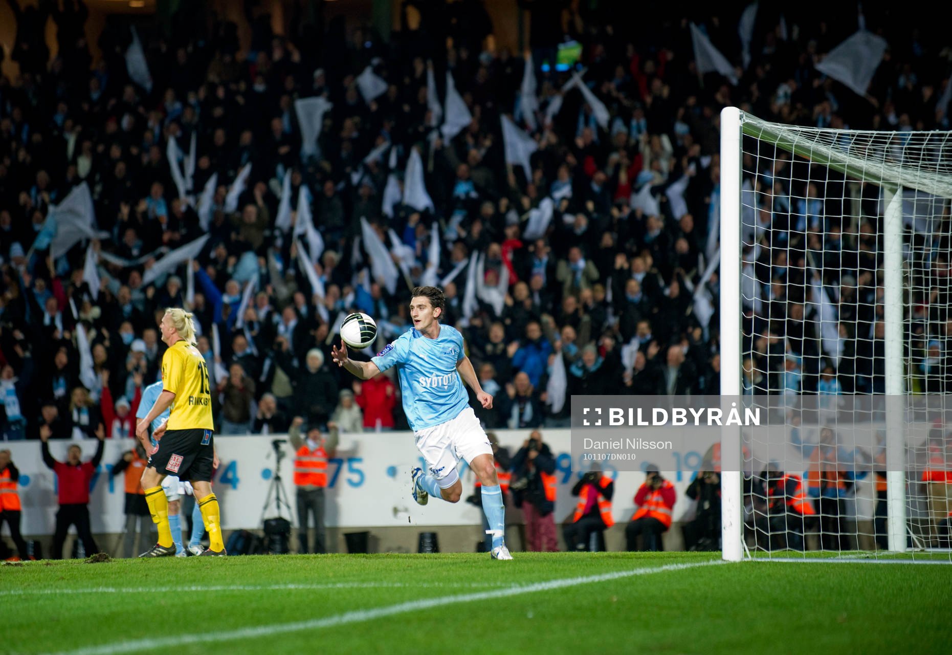Agon Mehmeti, Malmö gjorde 2-0. Jubel