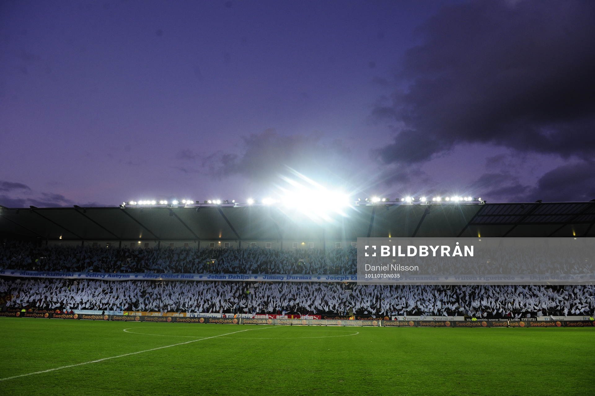 Swedbank Stadion, Arena