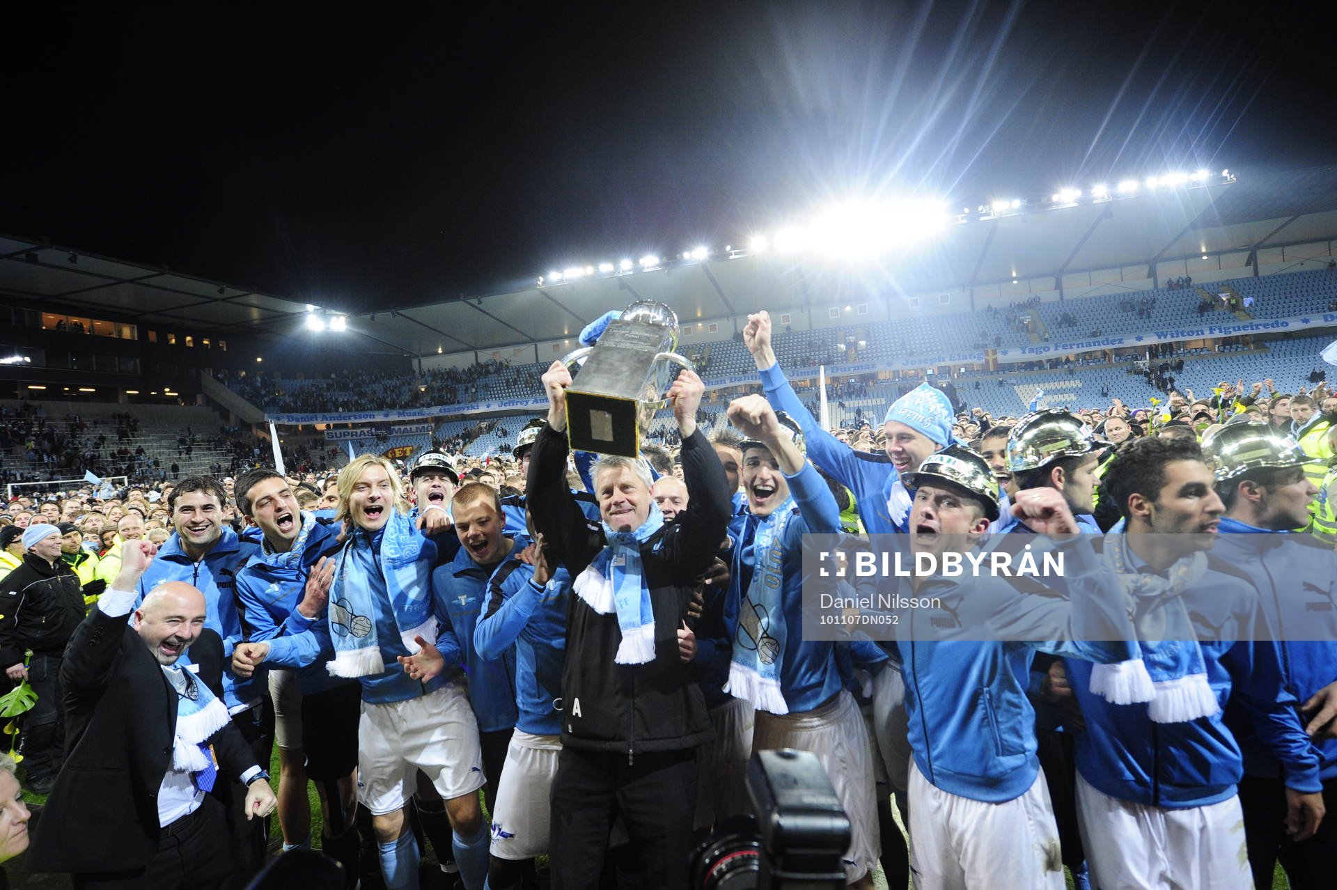 Hasse Borg med Lennart  Johanssons Pokal. Svenska Mästare