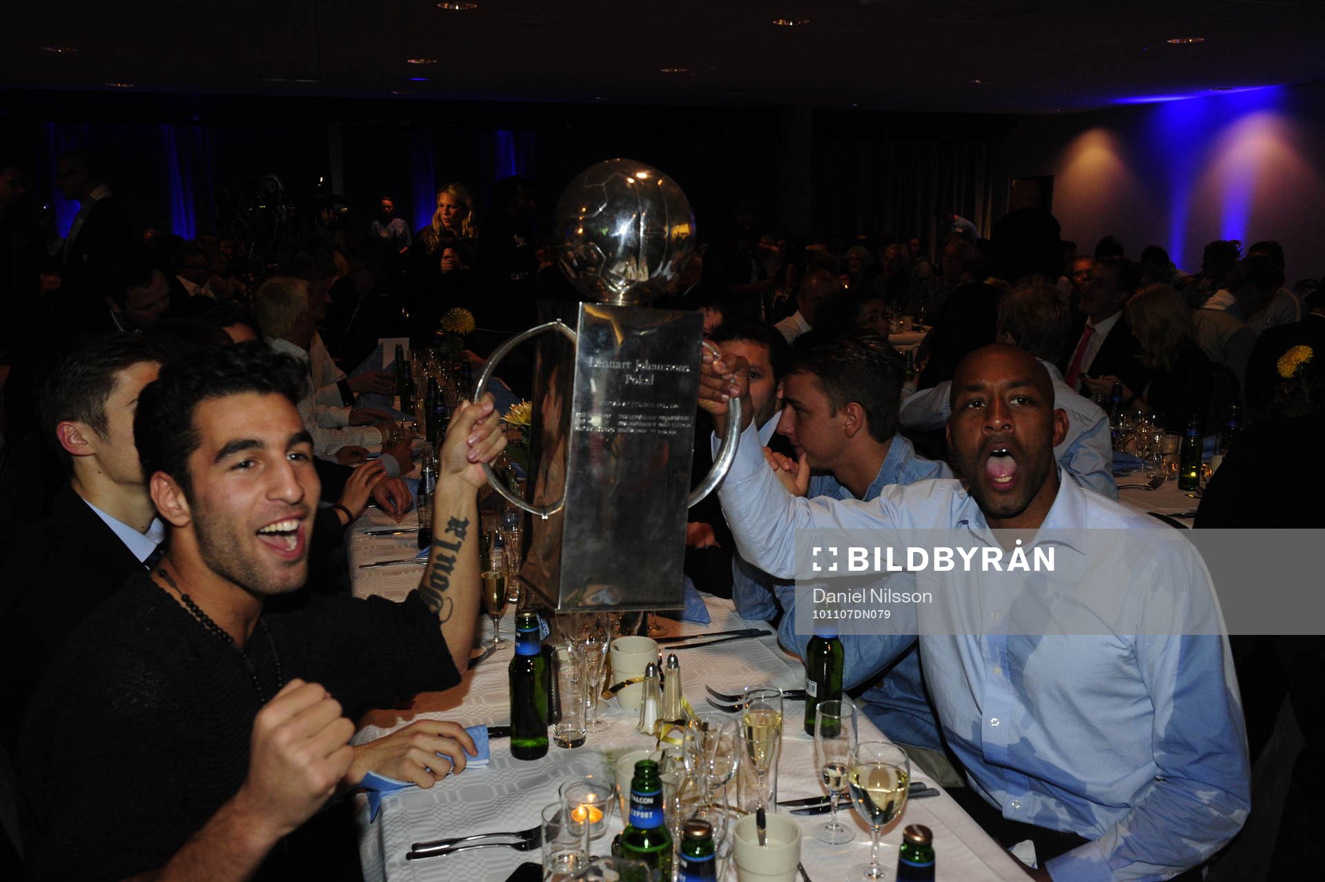 Jimmy Durmaz och Jeffrey Aubynn med Lennart Johanssons