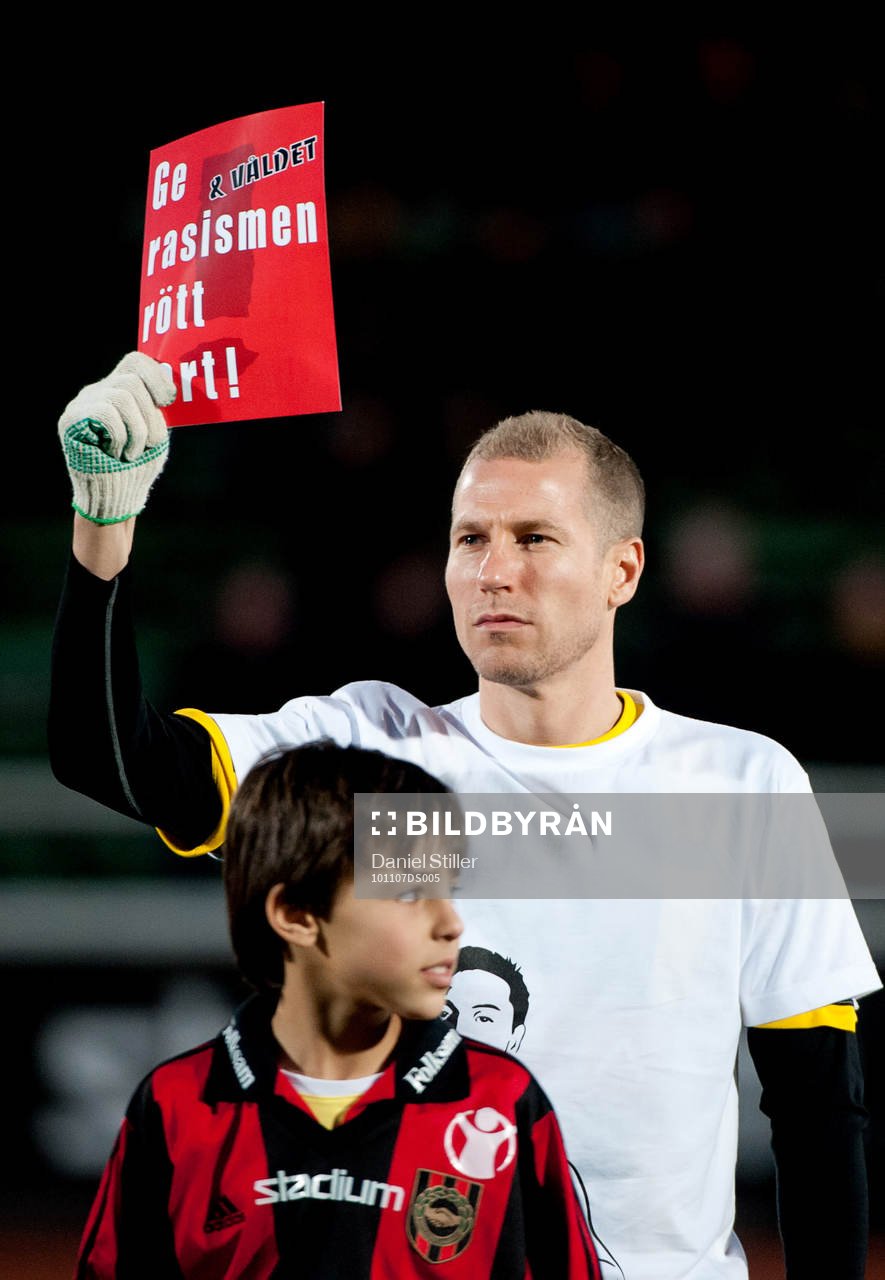  Häcken ger rasismen rött kort, Jonas Henriksson, Häcken. Ge rasismen rött kort.