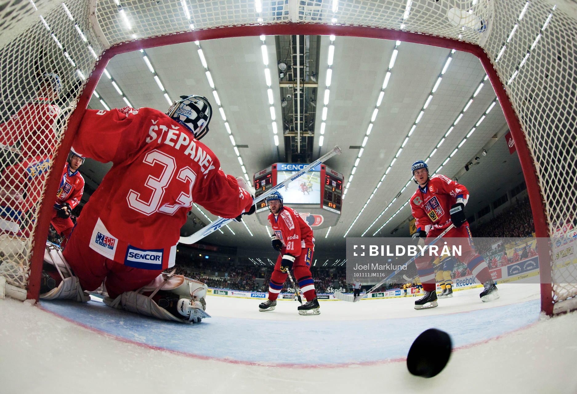 Ivan Rachunek och Kamil Kreps, Tjeckien, ser 3-2-pucken gå