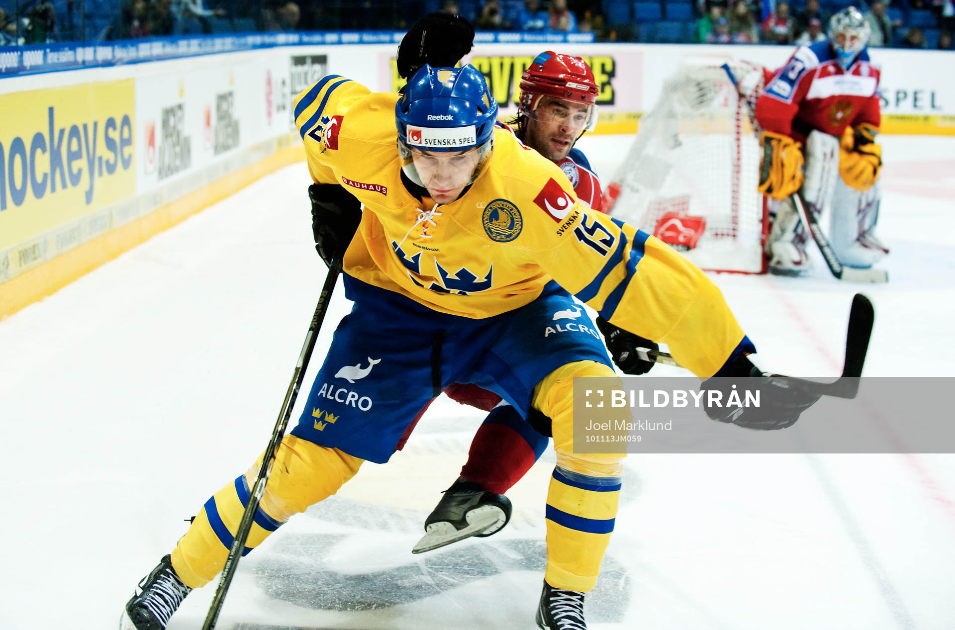 Mattias Sjögren, Sverige, håller undan en ryss