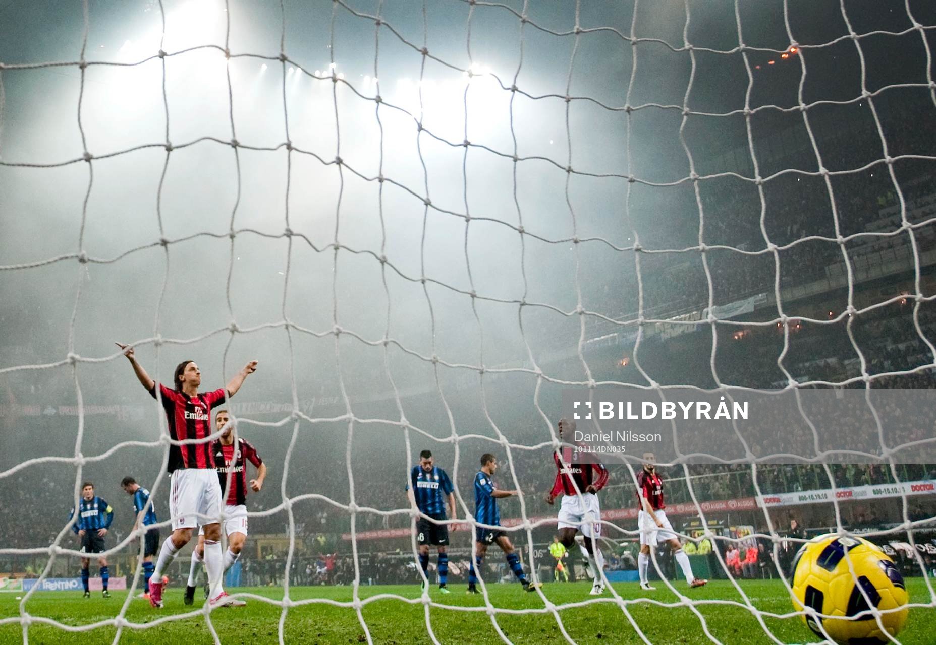 Zlatan Ibrahimovic, Milan gjorde 1-0 på straff bakom Luca