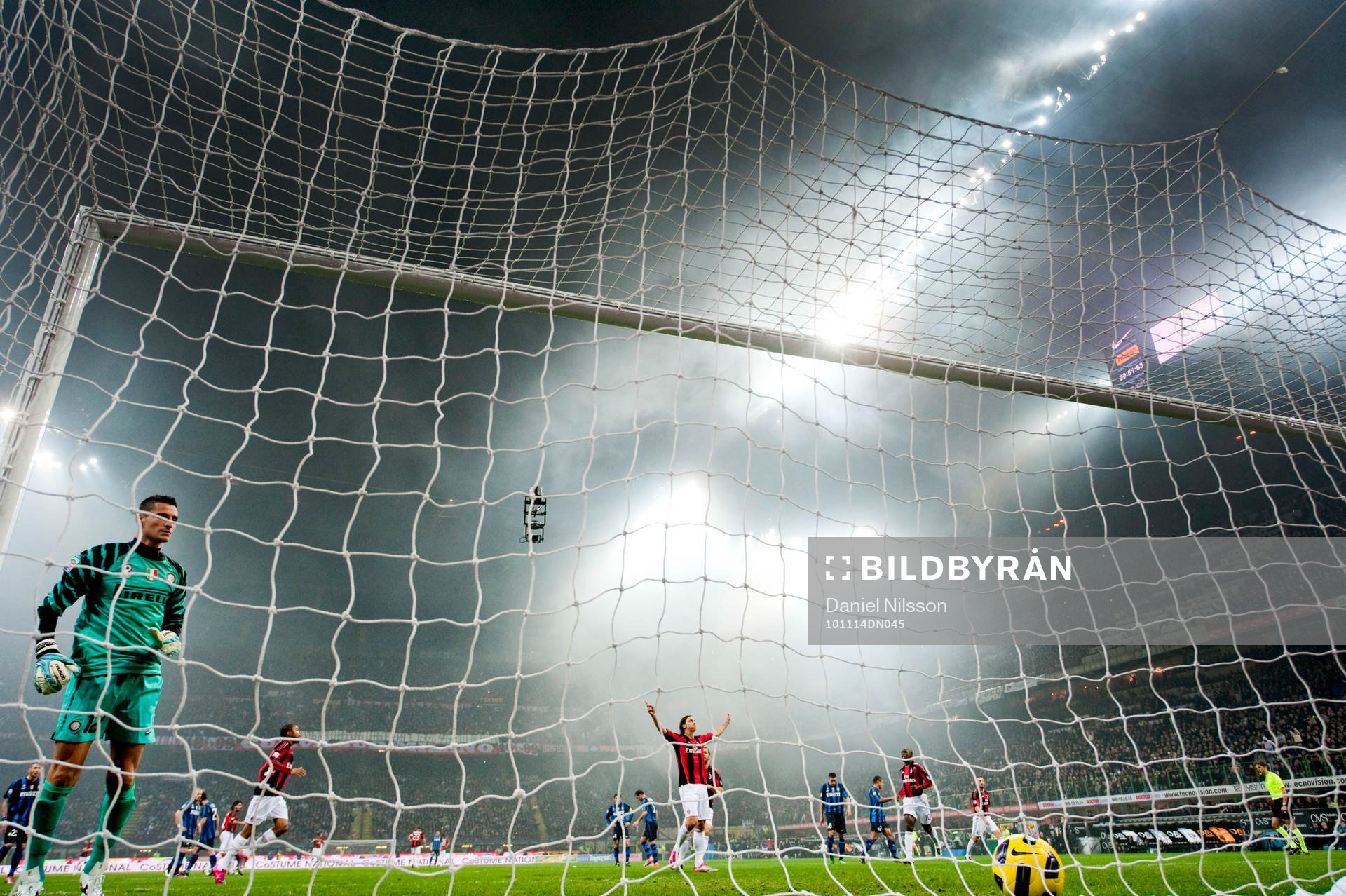 Zlatan Ibrahimovic, gör mål på straff bakom Luca