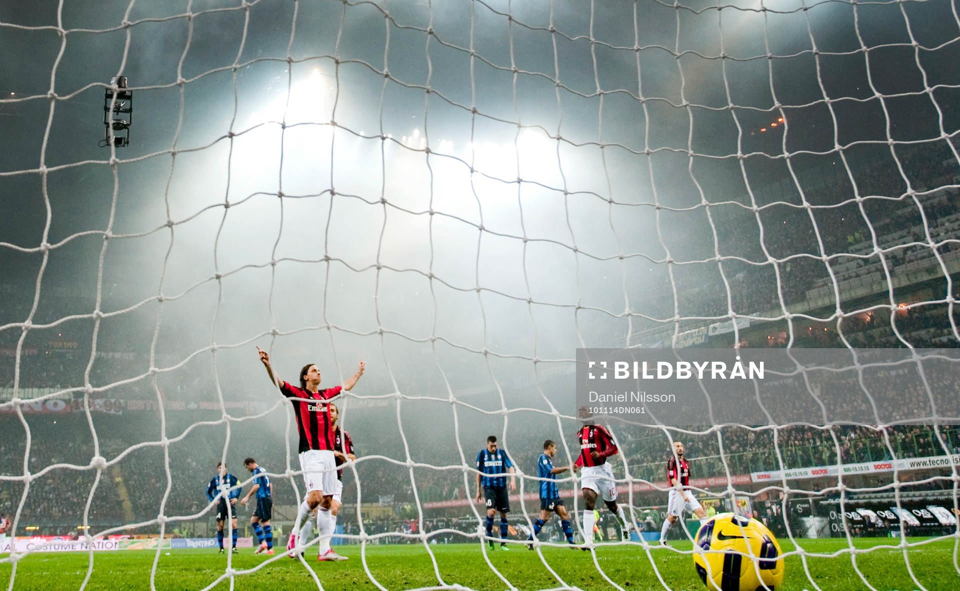 Zlatan Ibrahimovic, gör mål på straff bakom Luca