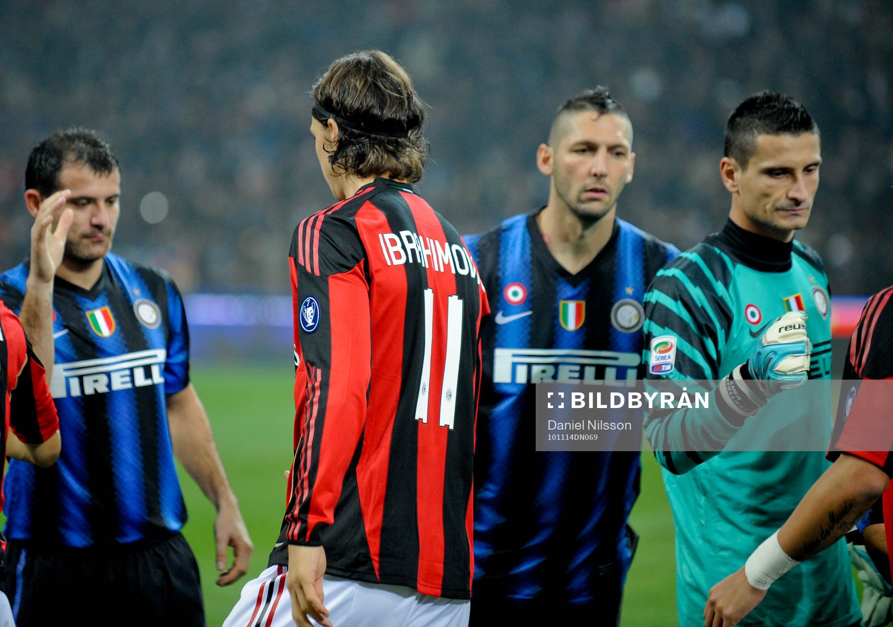 Zlatan Ibrahimovic, Milan, hälsar på sina gamla