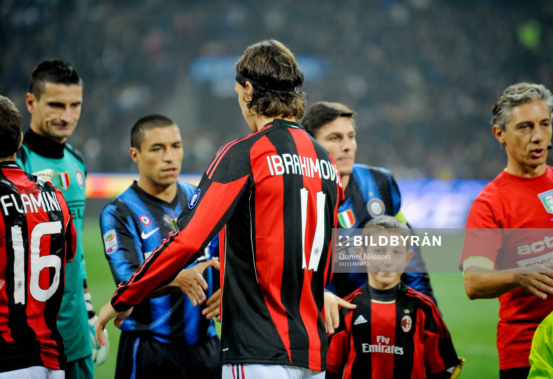 Zlatan Ibrahimovic, Milan, hälsar på sina gamla