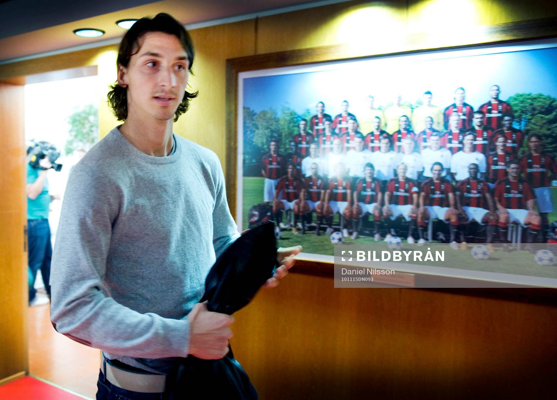 Zlatan Ibrahimovic inne på träningsanläggningen Milanello