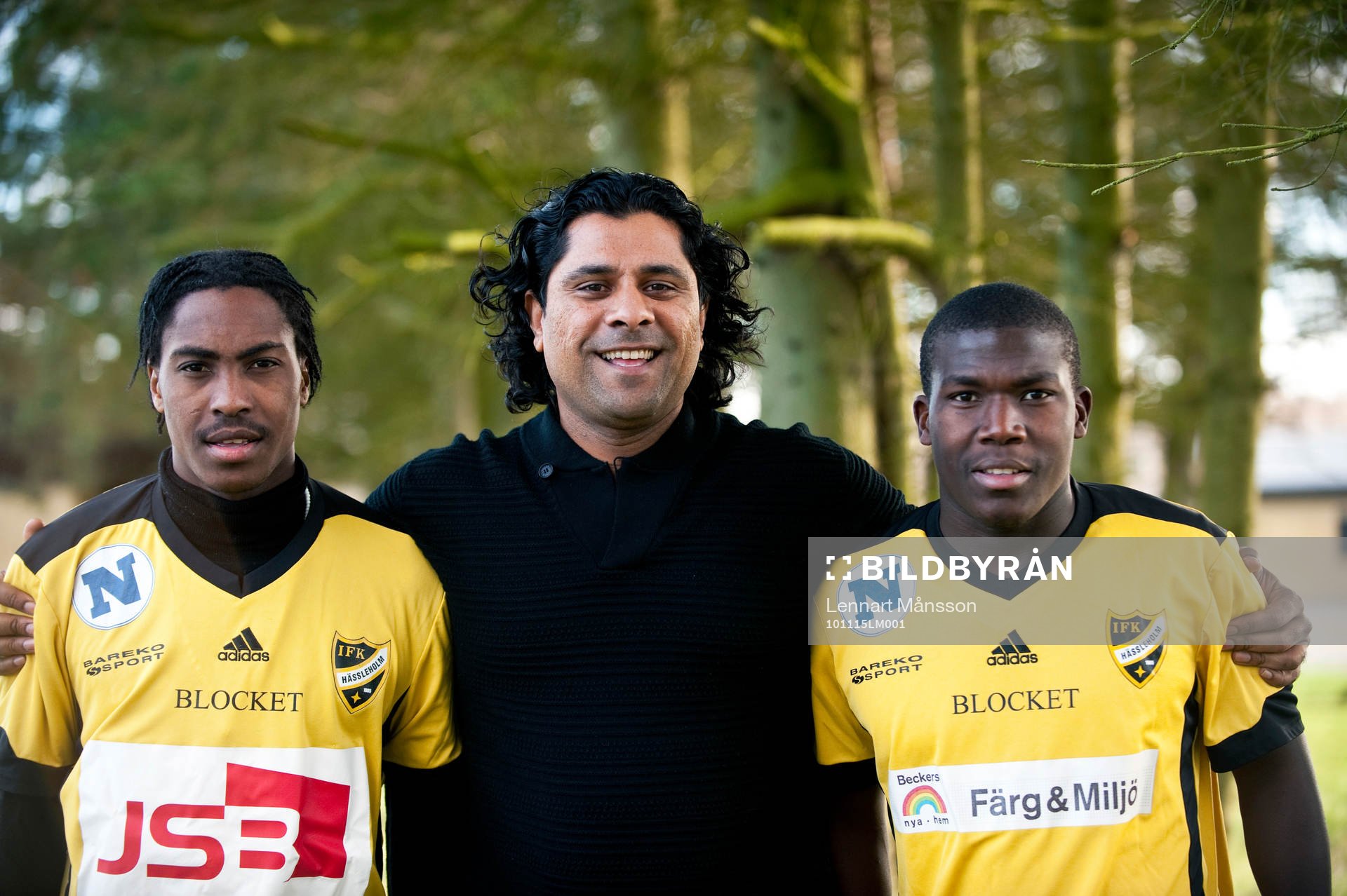 Nadim Mahmood, Fotbollsakademin, Sydafrika, med två