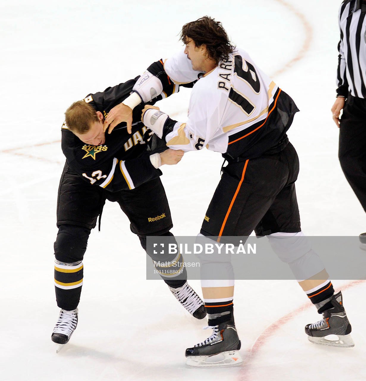Krys Barch, Dallas och George Parros, Anaheim, slagsmål