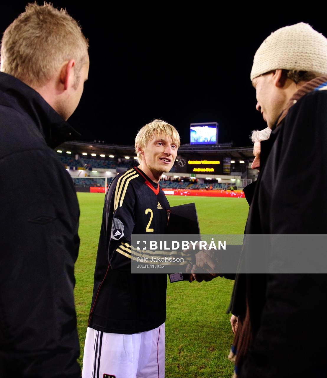 Andreas Beck, Tyskland,  får pris för bästa tyska spelare