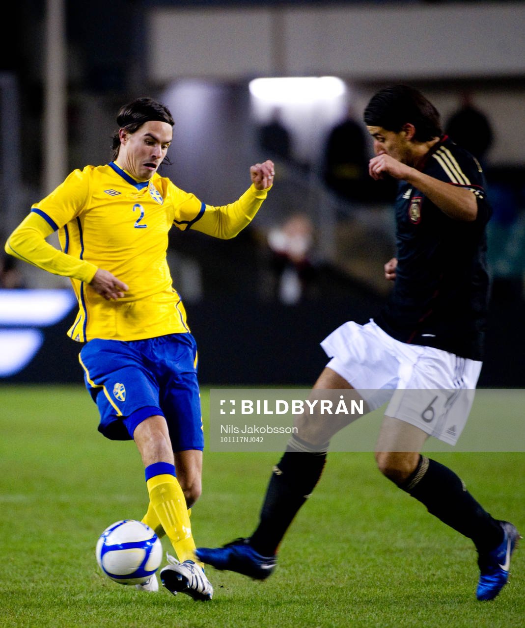 Mikael Lustig, Sverige, Sami Khedira, Tyskland
