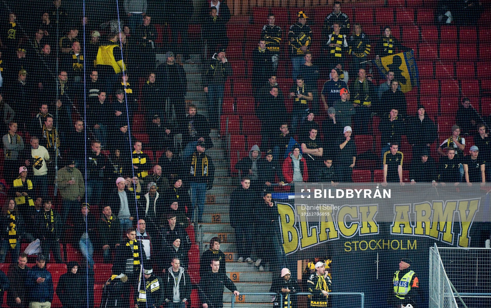 Stökigt bland AIKs supportrar, läktare, Black Army