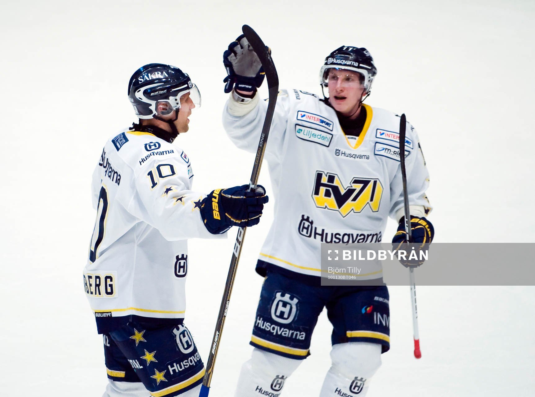 Martin Thörnberg och Juuso Hietanen, HV71, jubel
