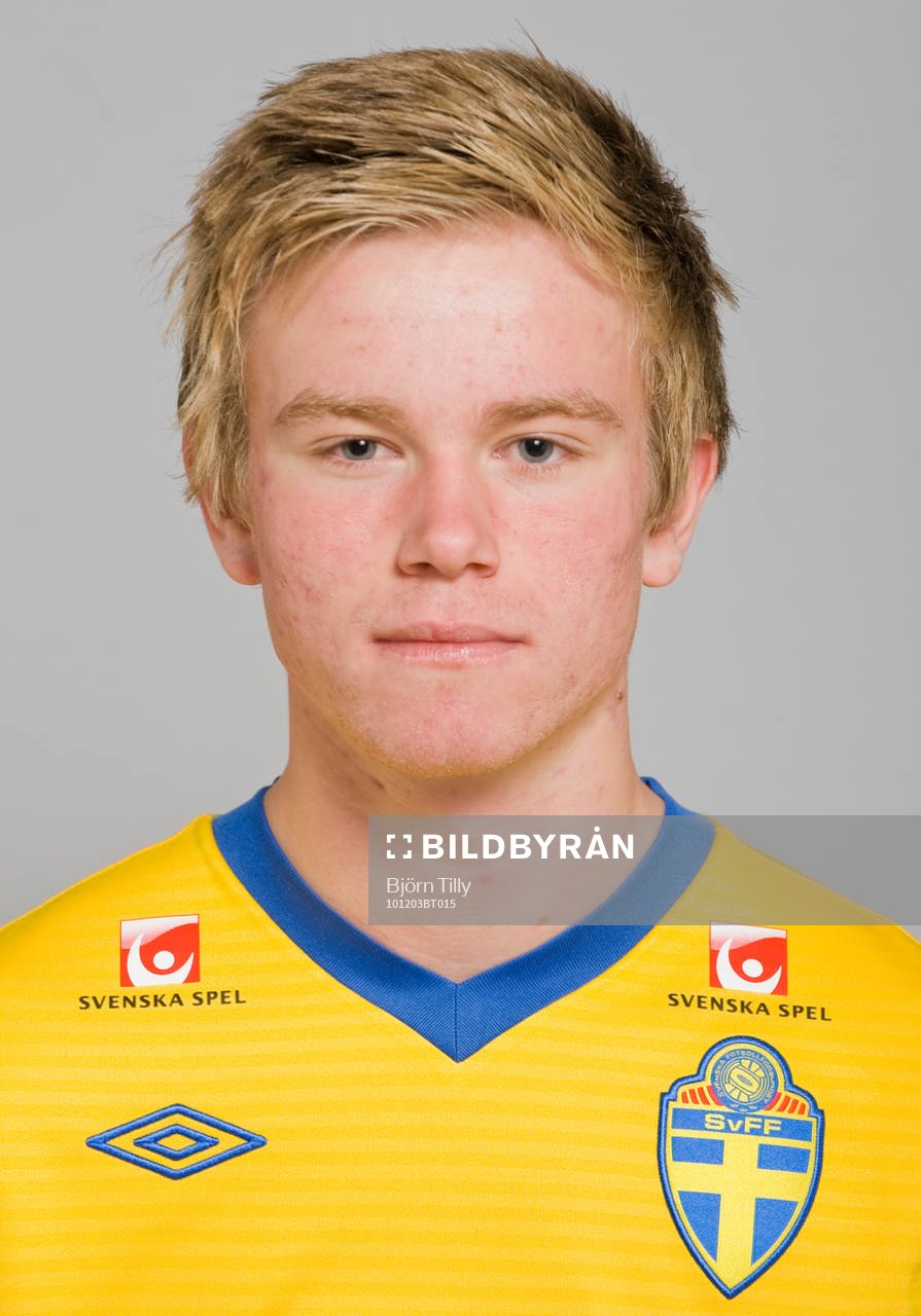 Dennis Widgren., Sverige