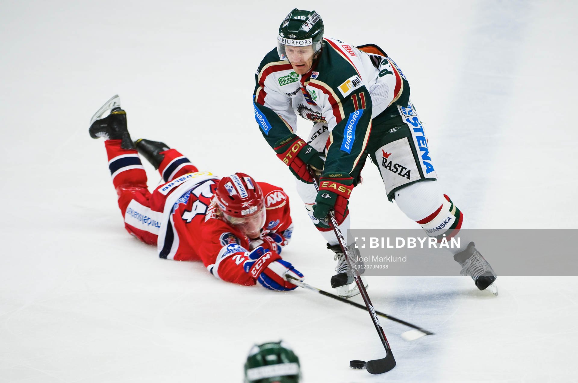 Mathias Månsson, Södertälje, slänger sig