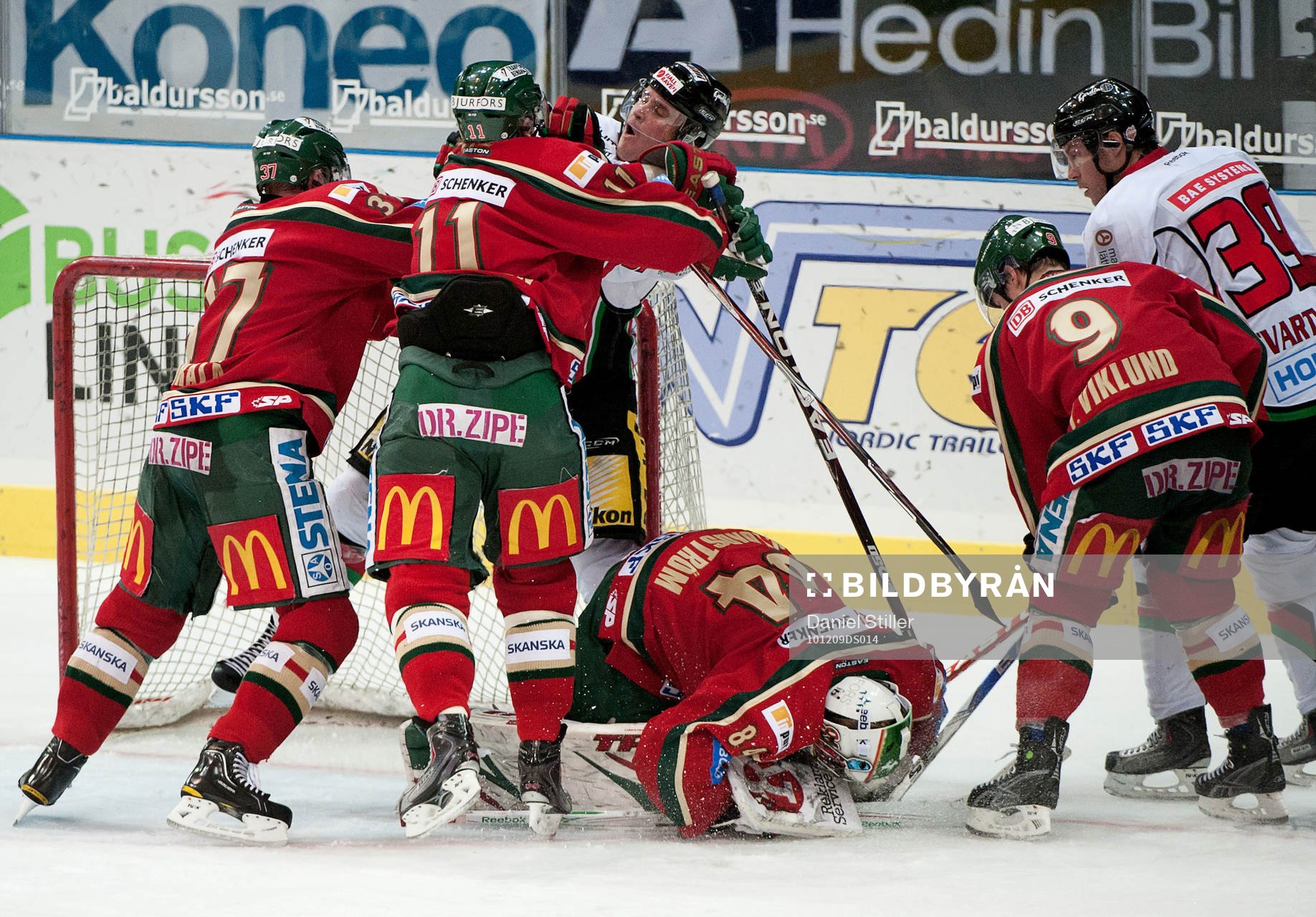 Magnus Häggström, Modo, åker på stryk av Per-Johan