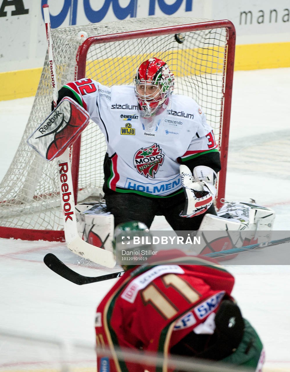 Per-Johan Axelsson, Frölunda, gör 3-0 bakom Tuomas