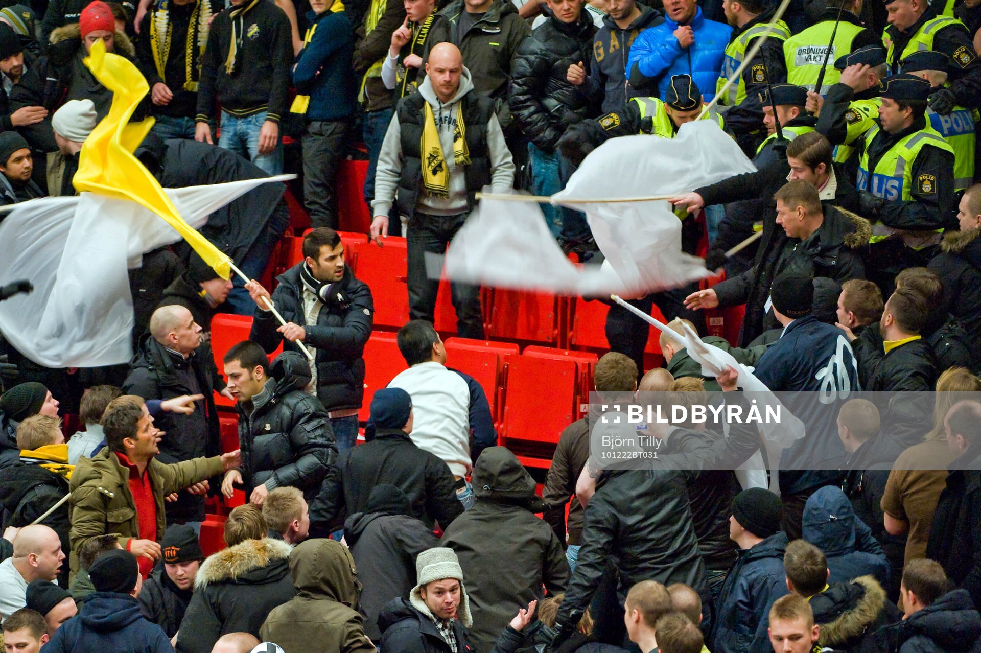 Läktarbråk på AIK läktarn. Läktare, bråk