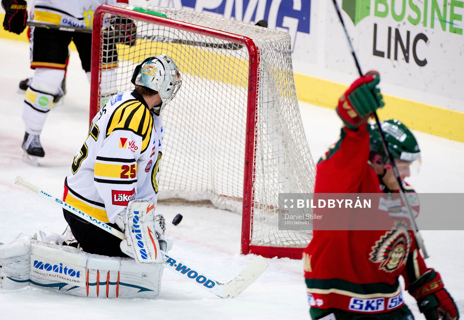 Ville Mäntymaa, Frölunda, gör 3-2, jubel, Thomas Greiss,