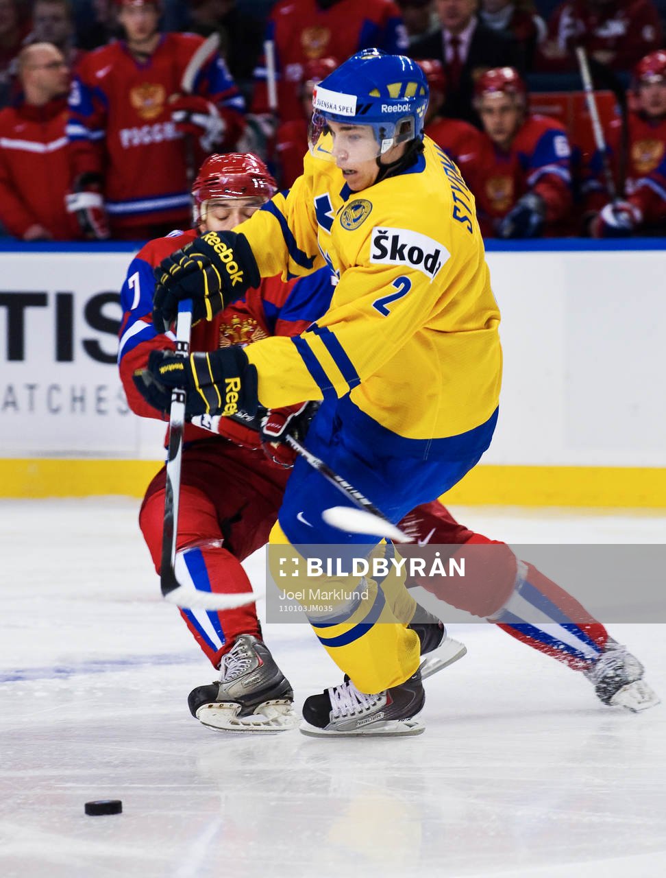 Fredrik Styrman, Sverige, tar sig förbi Anton Burdasov,