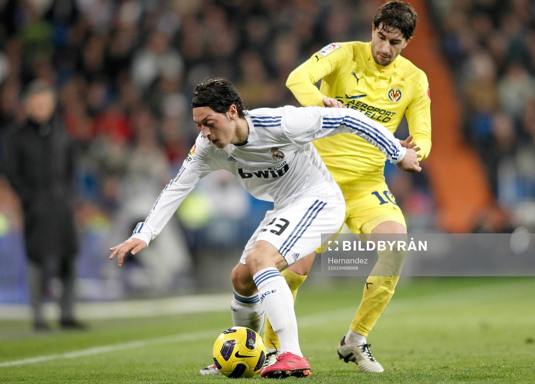 Mesut Özil, Real Madrid och Cani, Villareal