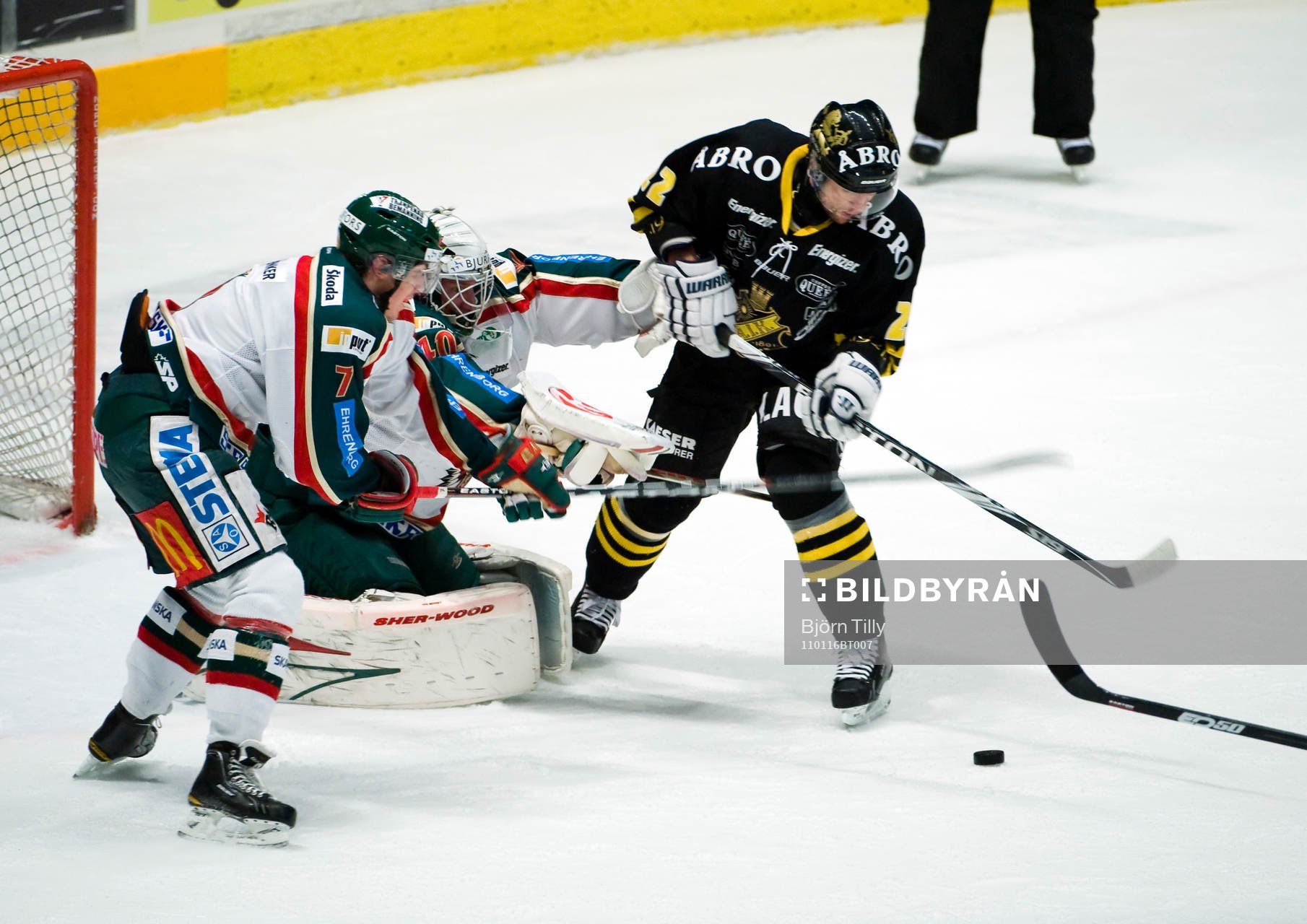 Henrik Tömmernes, Johan Holmqvist, målvakt, Frölunda och