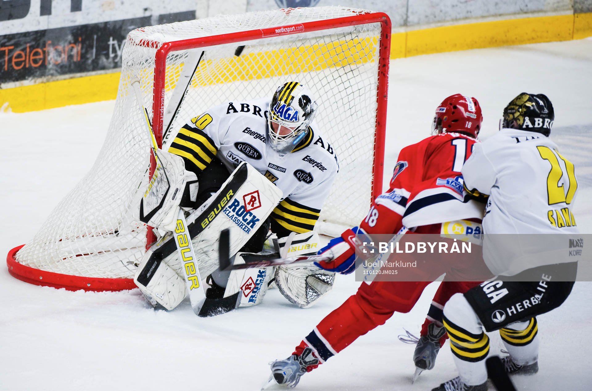 Linus Videll, Södertälje, gör 4-2 bakom Viktor Fasth,