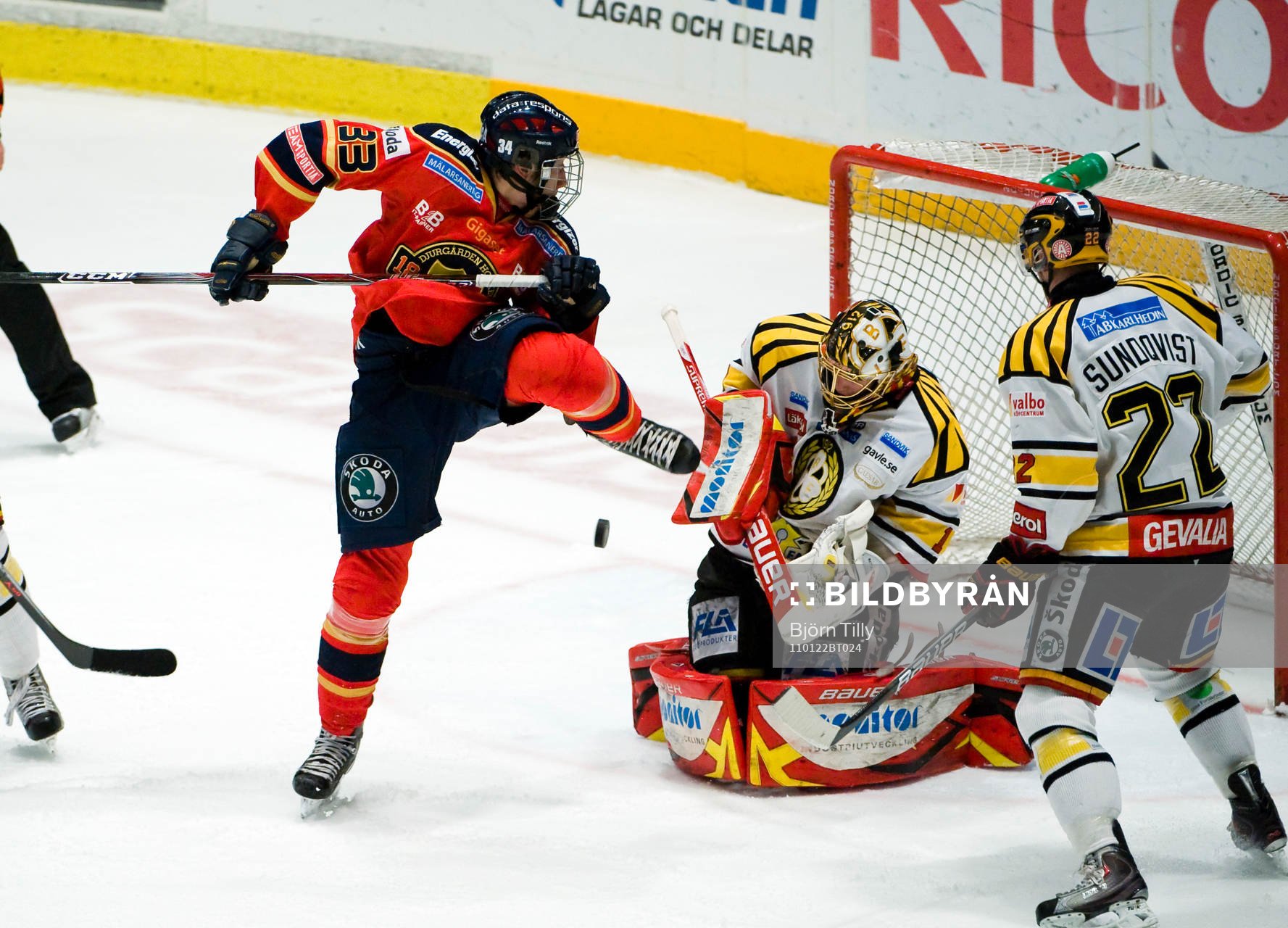 Mika Zibanejad, Djurgården och Niklas Svedberg, målvakt,