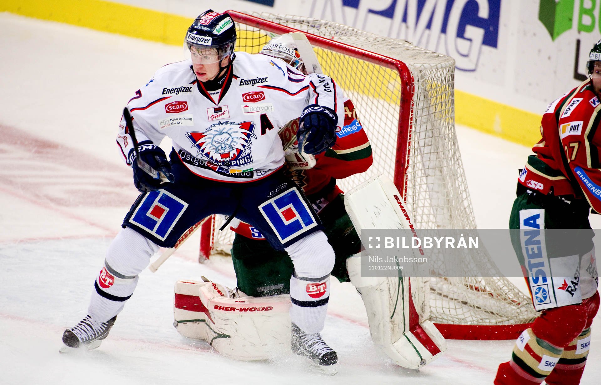 Johan Andersson, Linköping backar in i Johan Holmqvist,