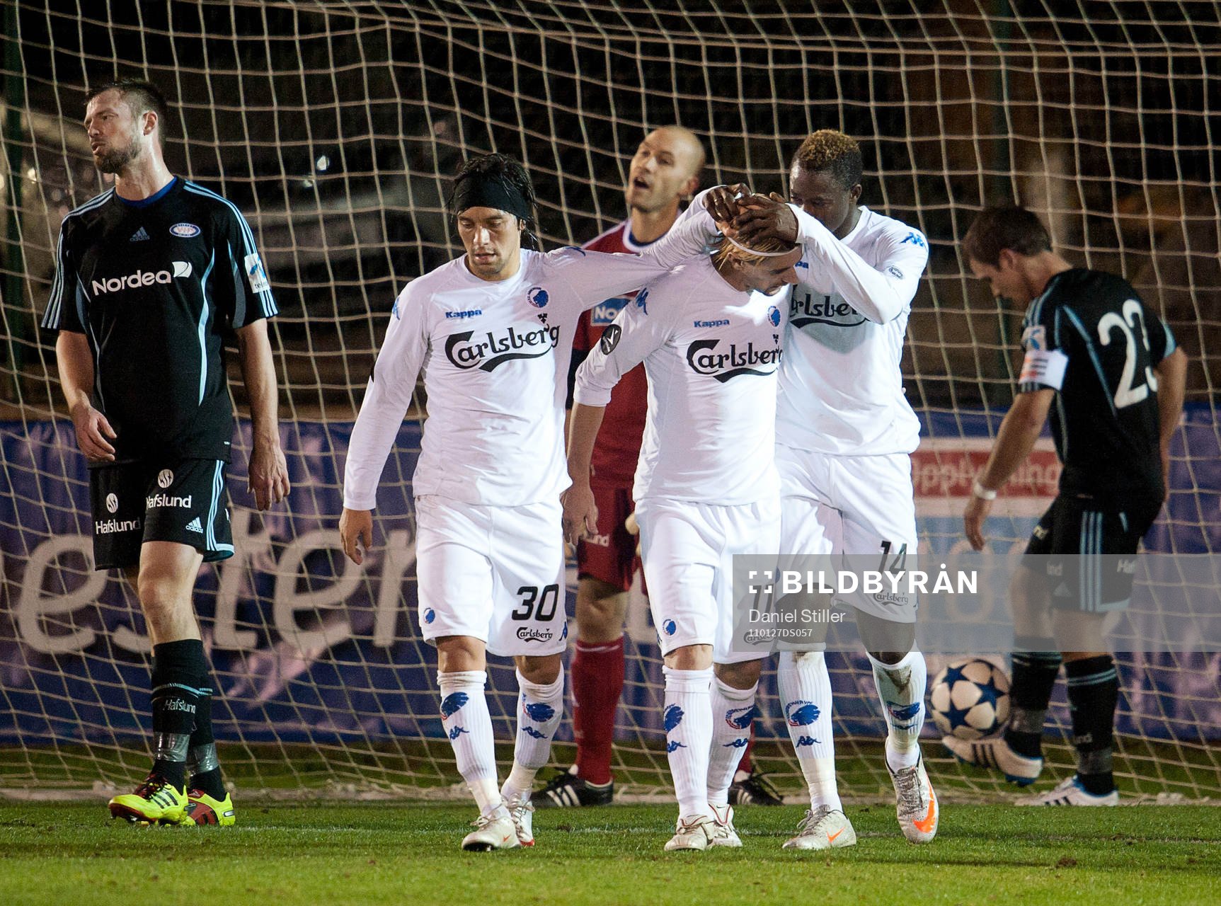  Cesar Santin, FC Köpenham, gör 2-1, jubel Christian Bolanos, Dame N´Doye