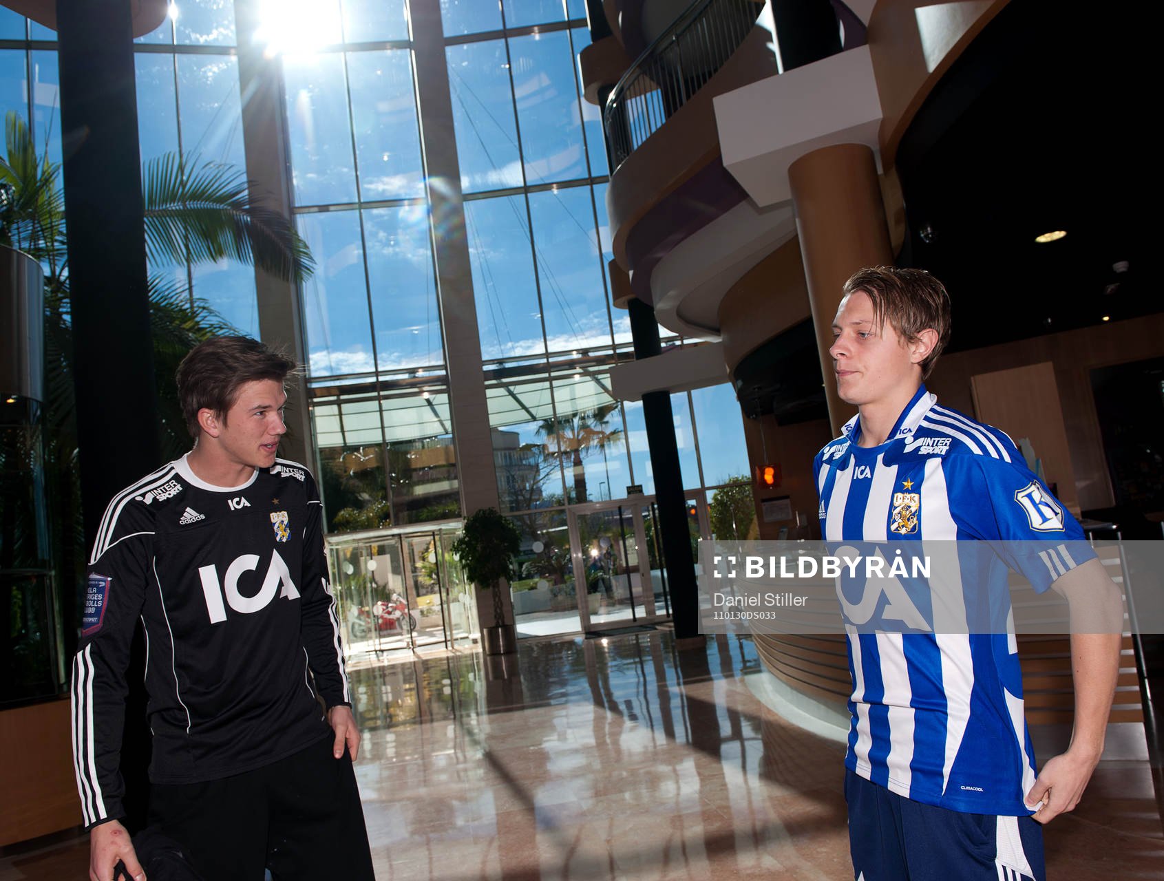 August Strömberg, målvakt, och Joel Allansson, IFK