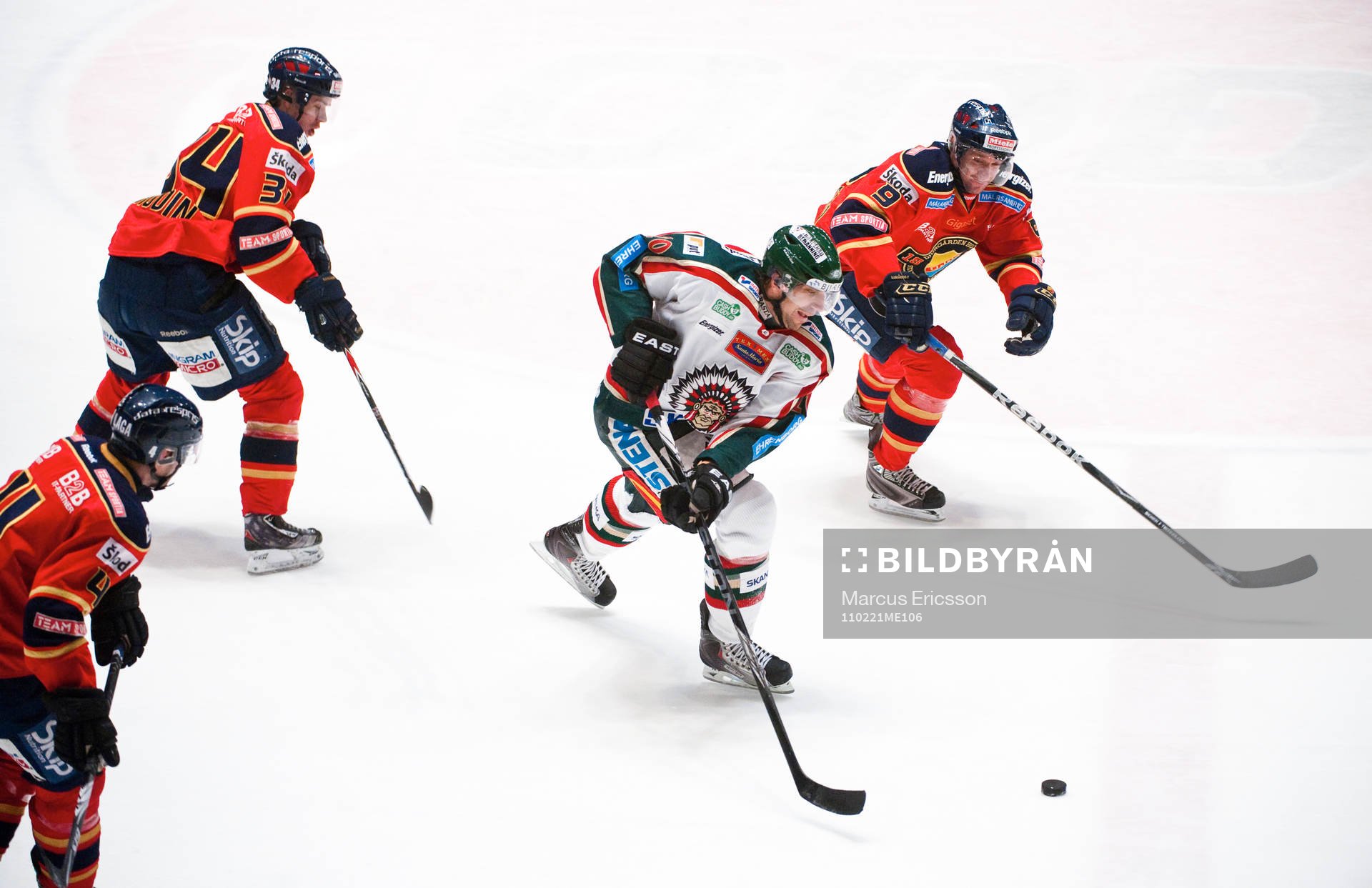 Joel Lundqvist, Frölunda anfaller på egen hand