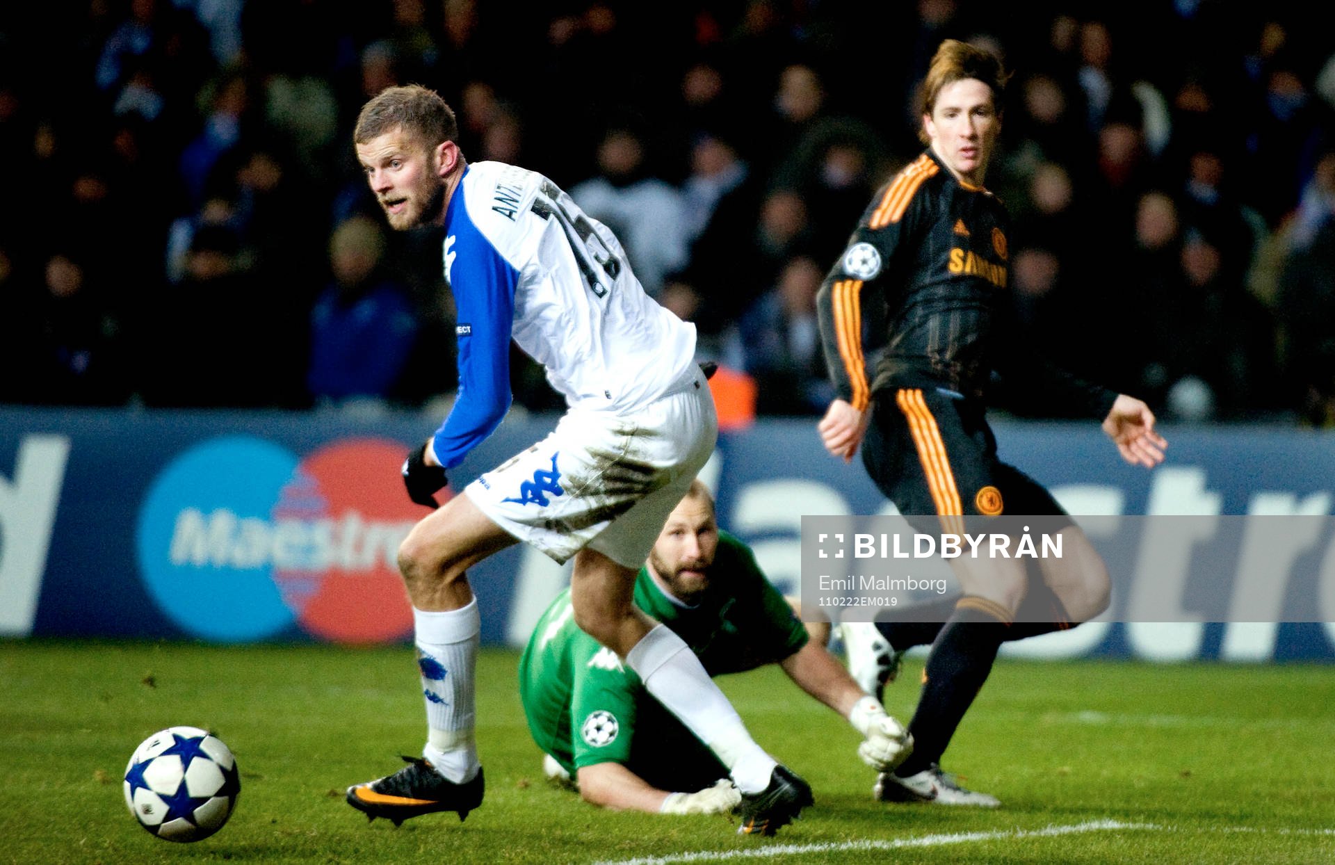 Fernando Torres, Chelsea spelar in förbi Johan Wiland,