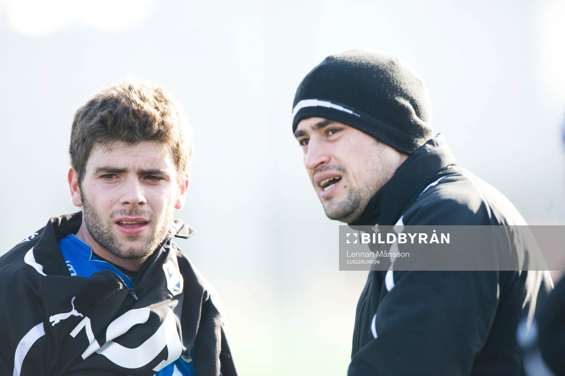  Josep Clotet Ruiz, tränare Halmstad ger instruktioner till Rául Ruiz