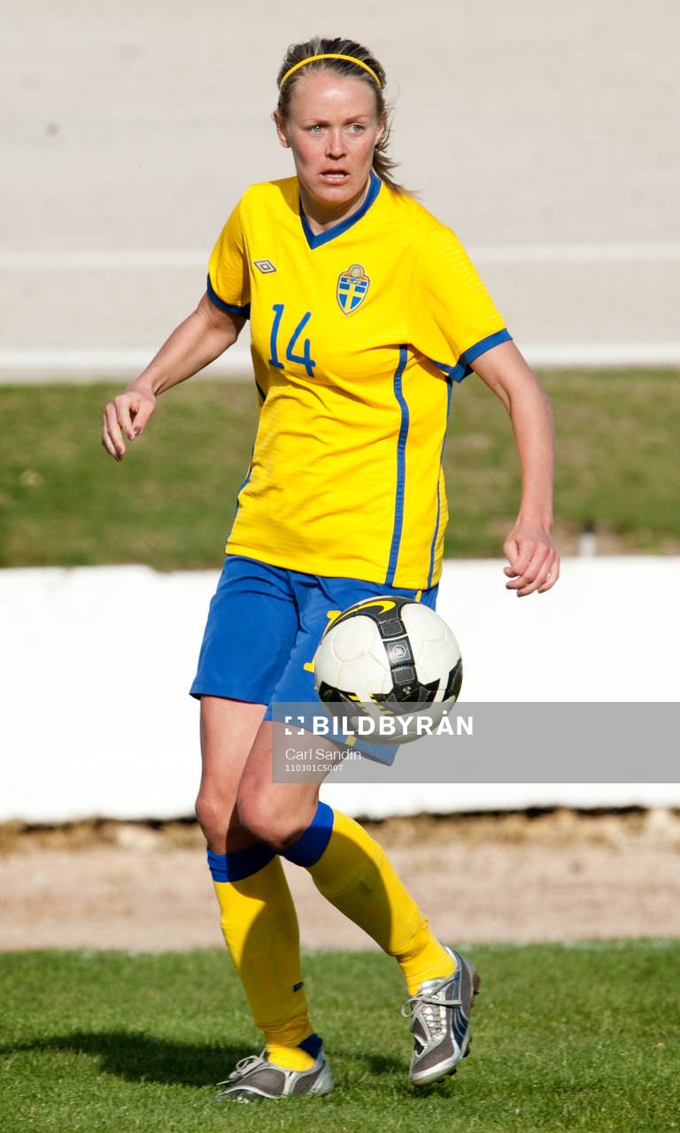 Josefine Öqvist, Sverige
