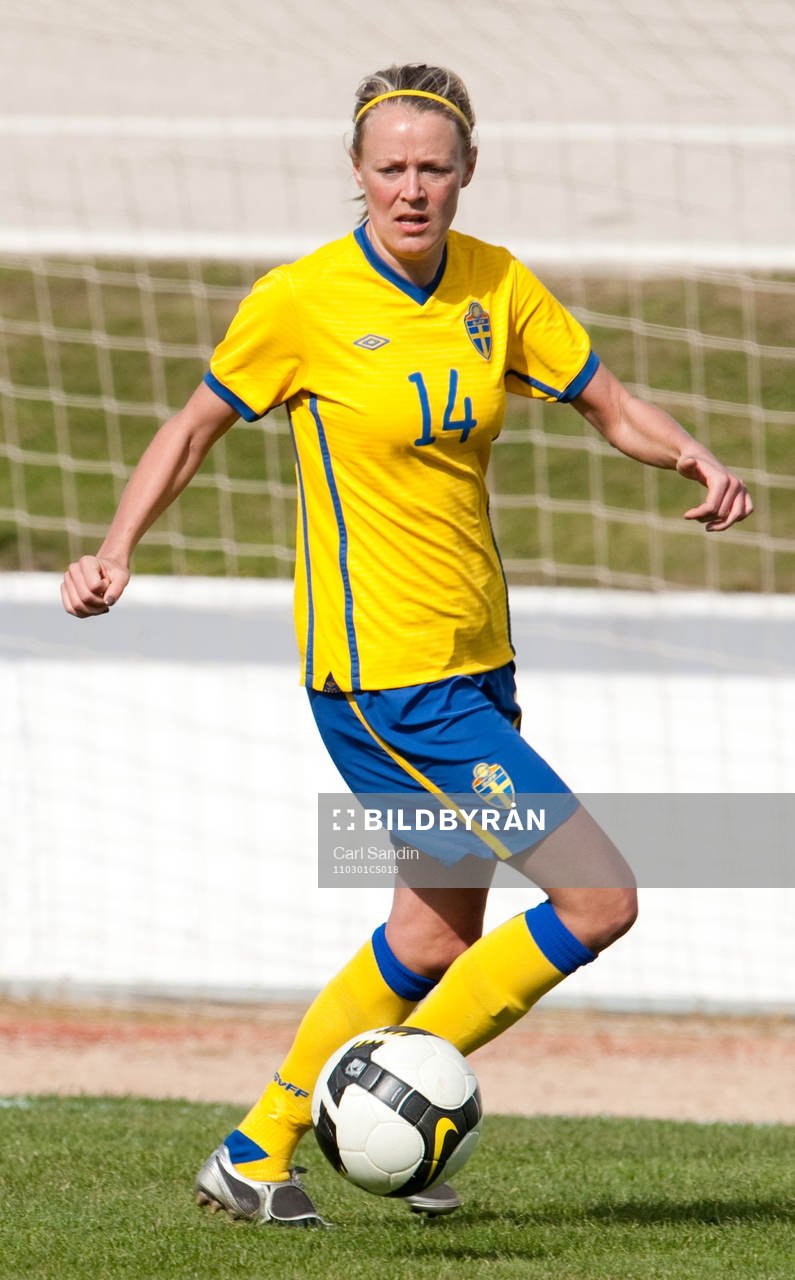 Josefine Öqvist, Sverige