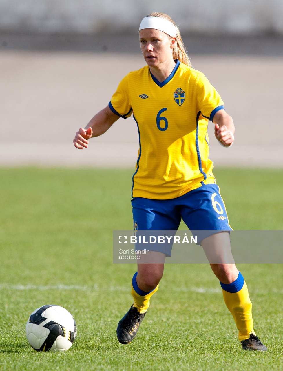 Sara Thunebro,  Sverige