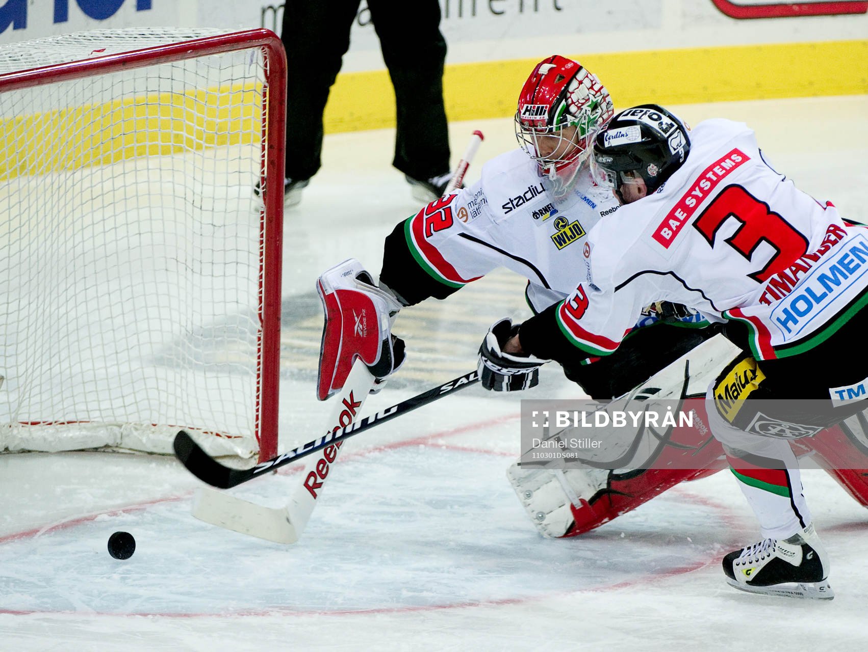 Tomi Kallio, Frölunda, gör 2-0 genom att pucken går på