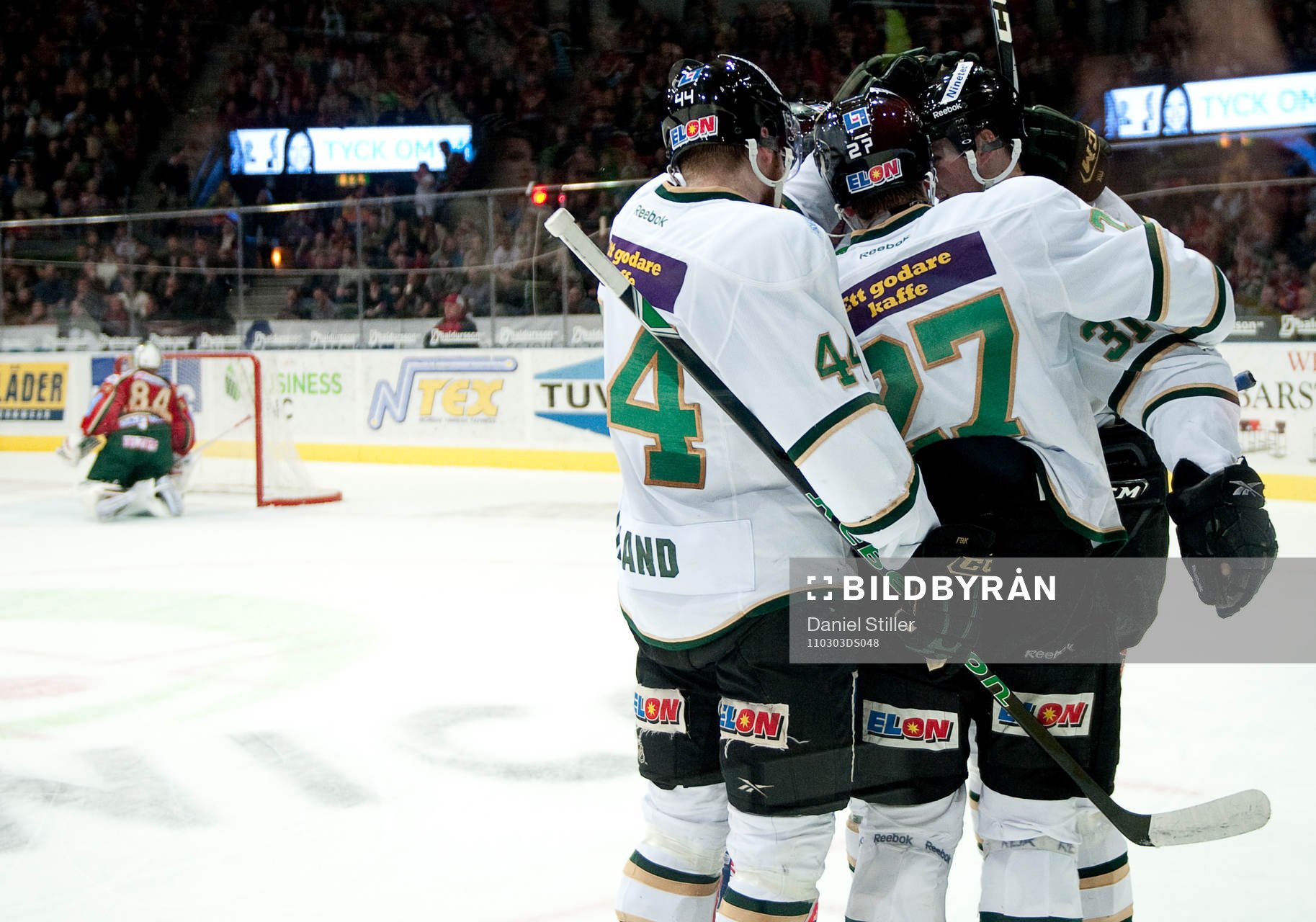 Dick Axelsson, Färjestad, gör 3-4, jubel