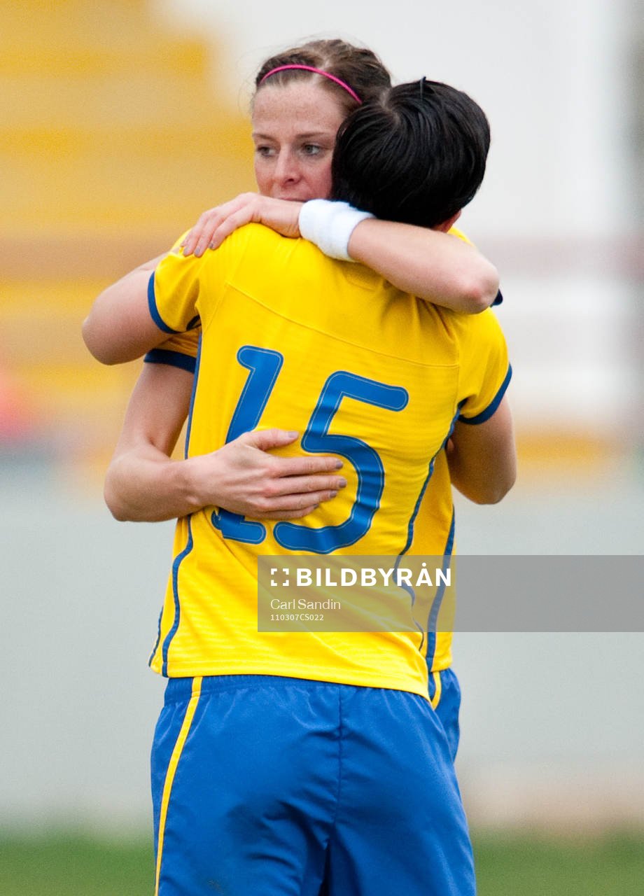  Lotta Schelin, Therese Sjögran, Sverige, jubel.