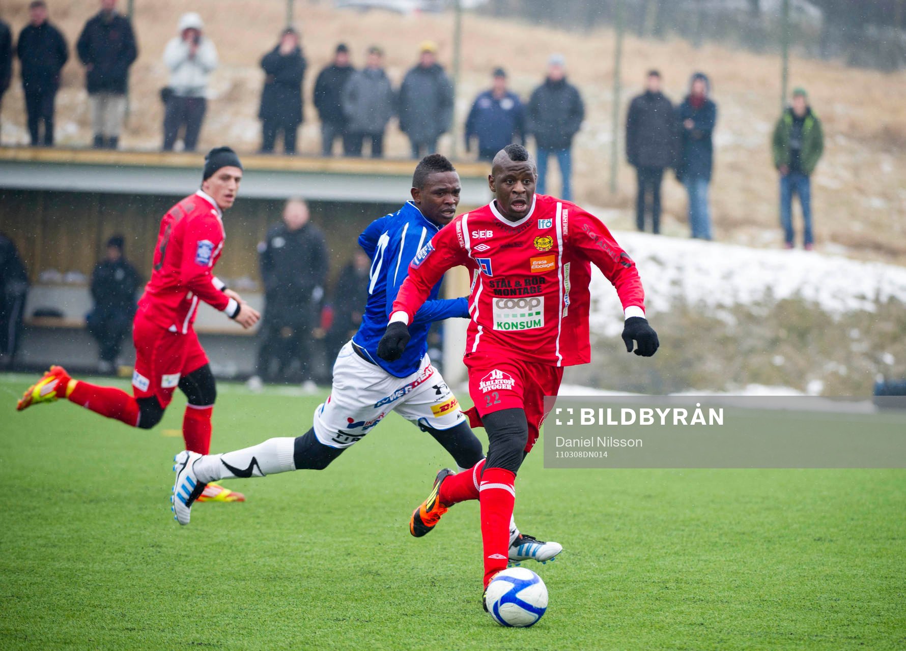 Ibrahim Koroma, Trelleborg och Dominique Kivuvu, Mjällby