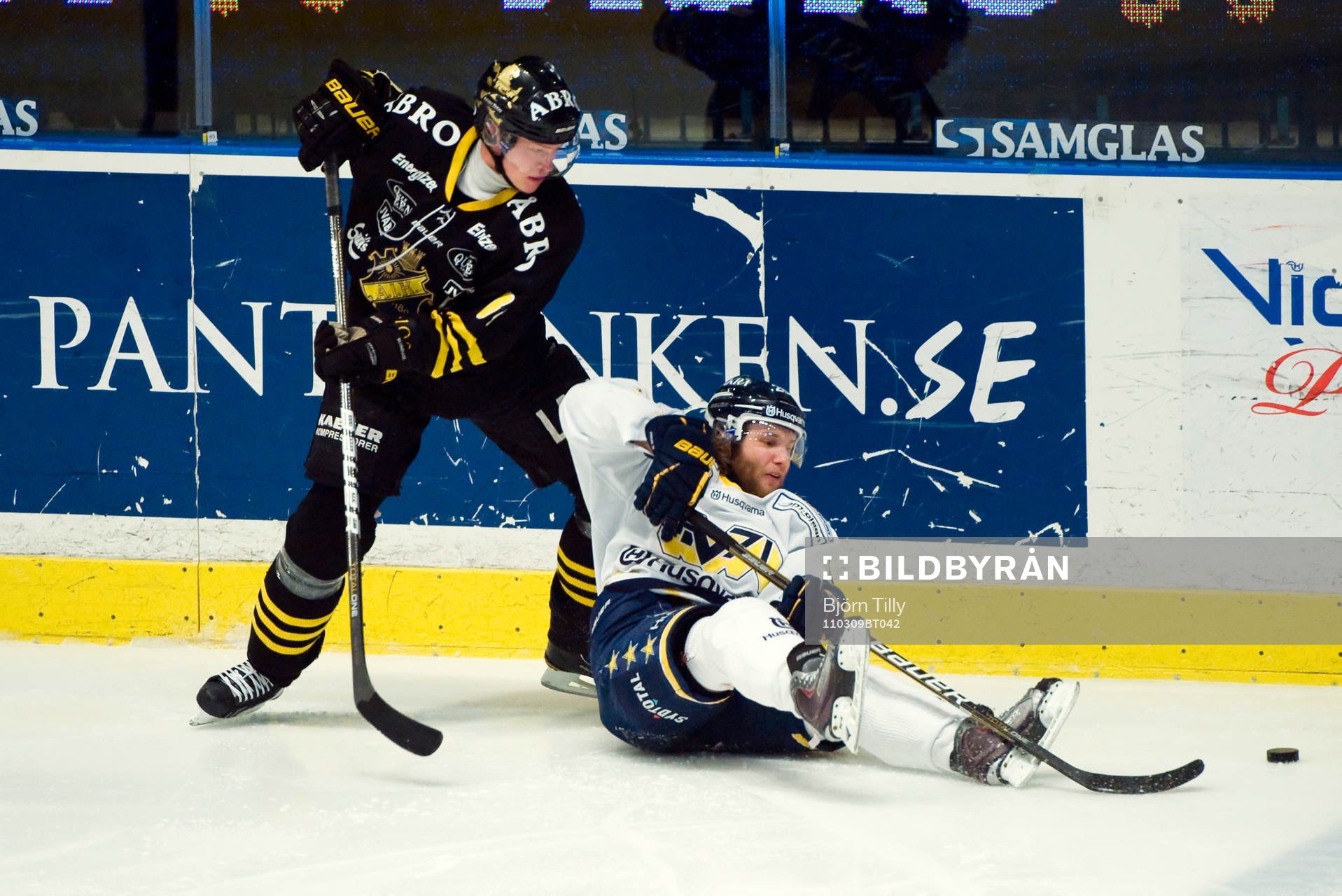 Patric Blomdahl, AIK och Kamil Piros, HV71